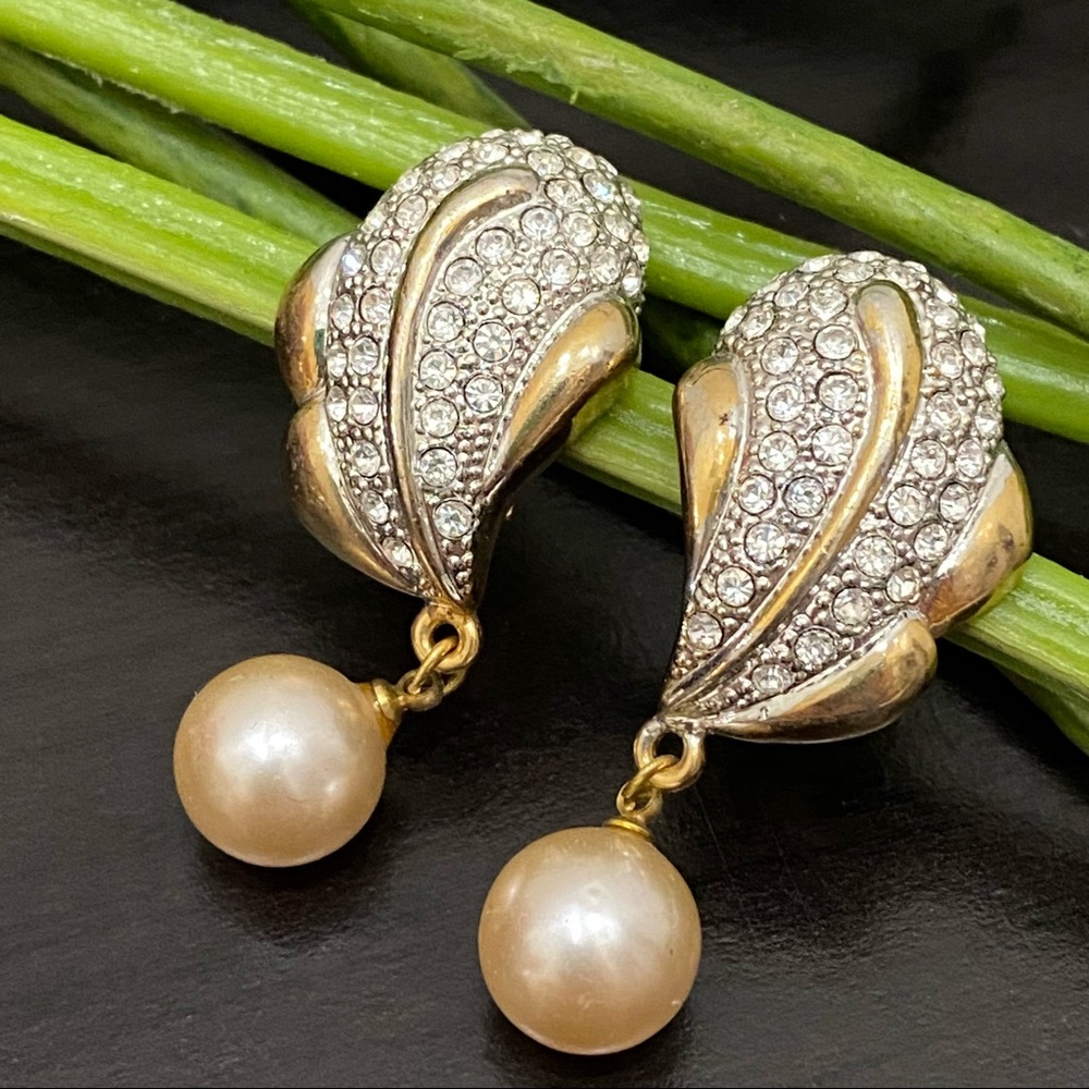 Vintage Faux Pearl Drop Crystal Gold-tone Clip On Earrings